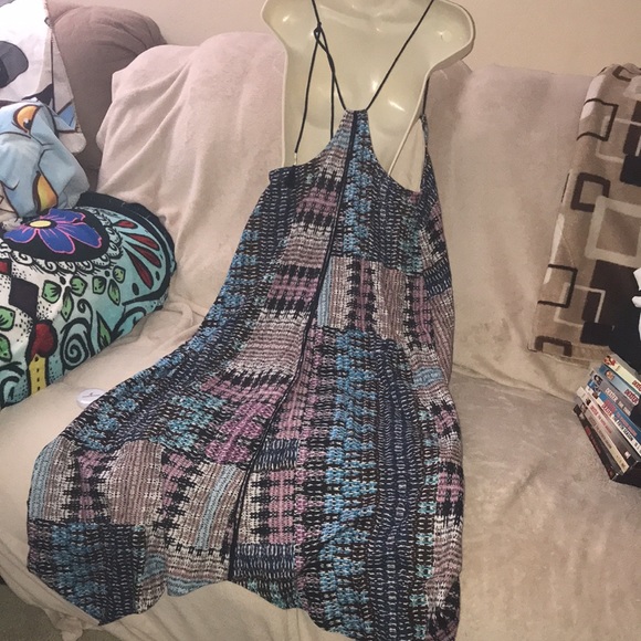 AKEMI + KIN small multi colored maxi dress adjustable 💕 - Picture 3 of 9